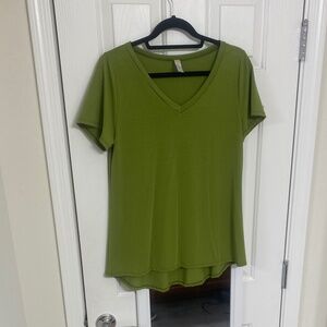 NWOT - LulaRoe Christy T short sleeve top - (M)